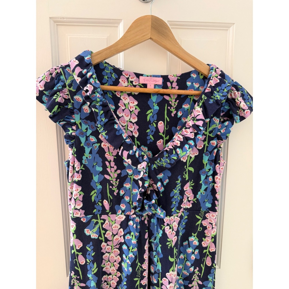 Lilly Pulitzer Navy Floral Ruffle V-Neck Knit Dress Sz Small Foxy Foxglove Print - Picture 3 of 7